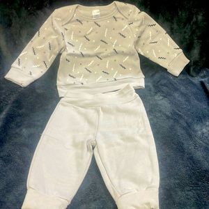 New Hanes 6-12 month knit jogger